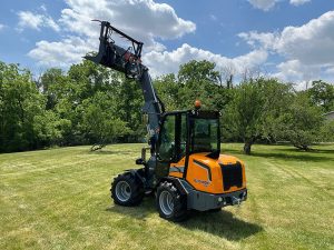 GiANT Loaders - G2700E Electric Loader